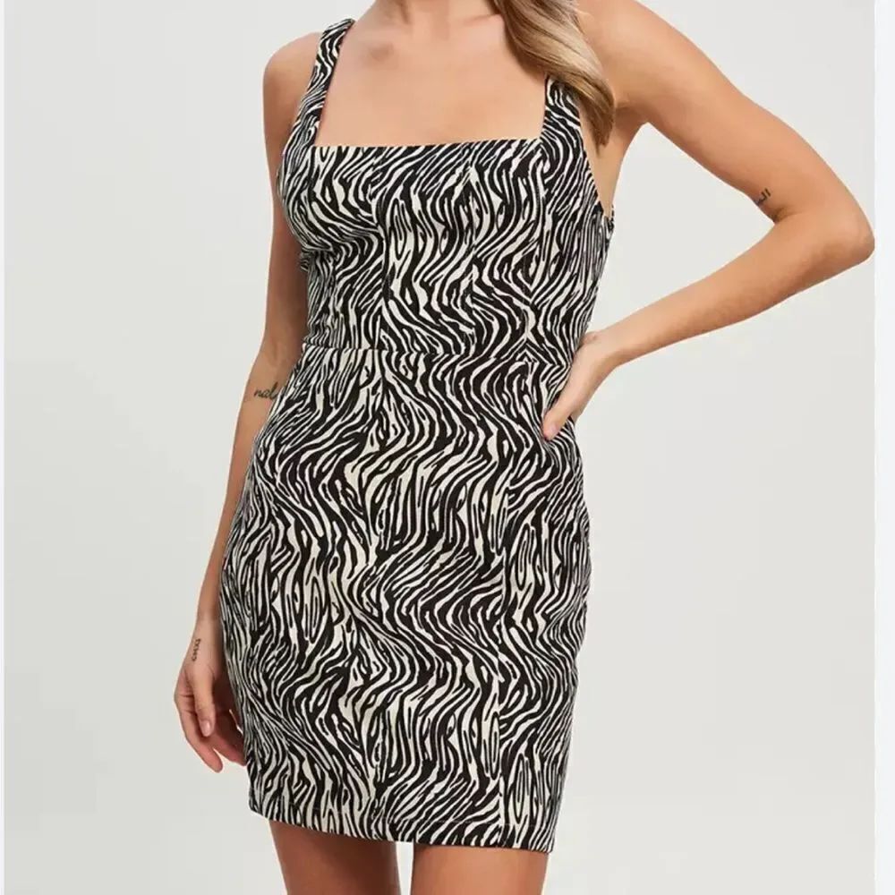 Banana Republic Sloan Zebra Print Square Neck Stretch Sheath Dress Size 6
